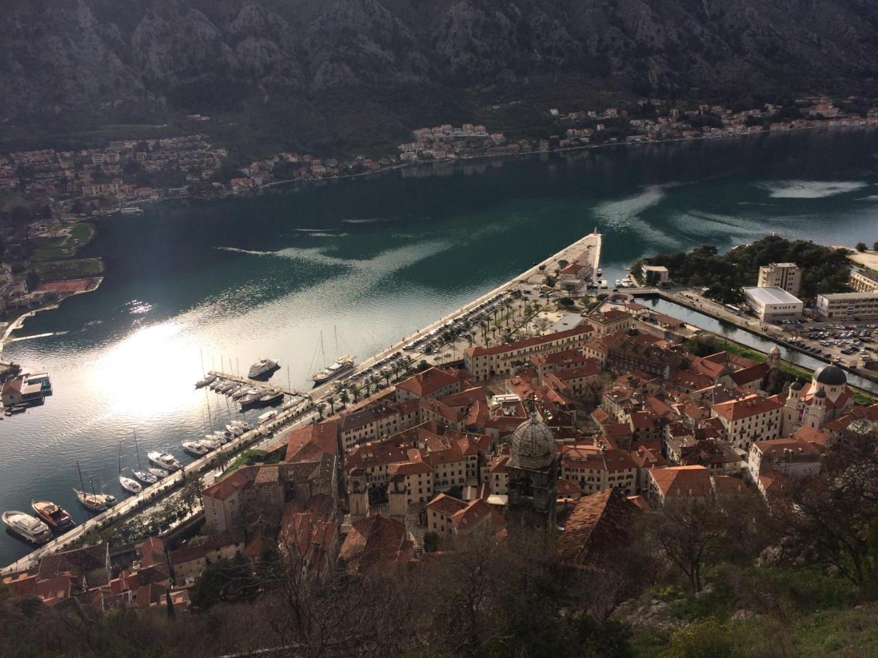 شقة Chic & Stylish With Seaview-Terrace - Kotor Indah المظهر الخارجي الصورة