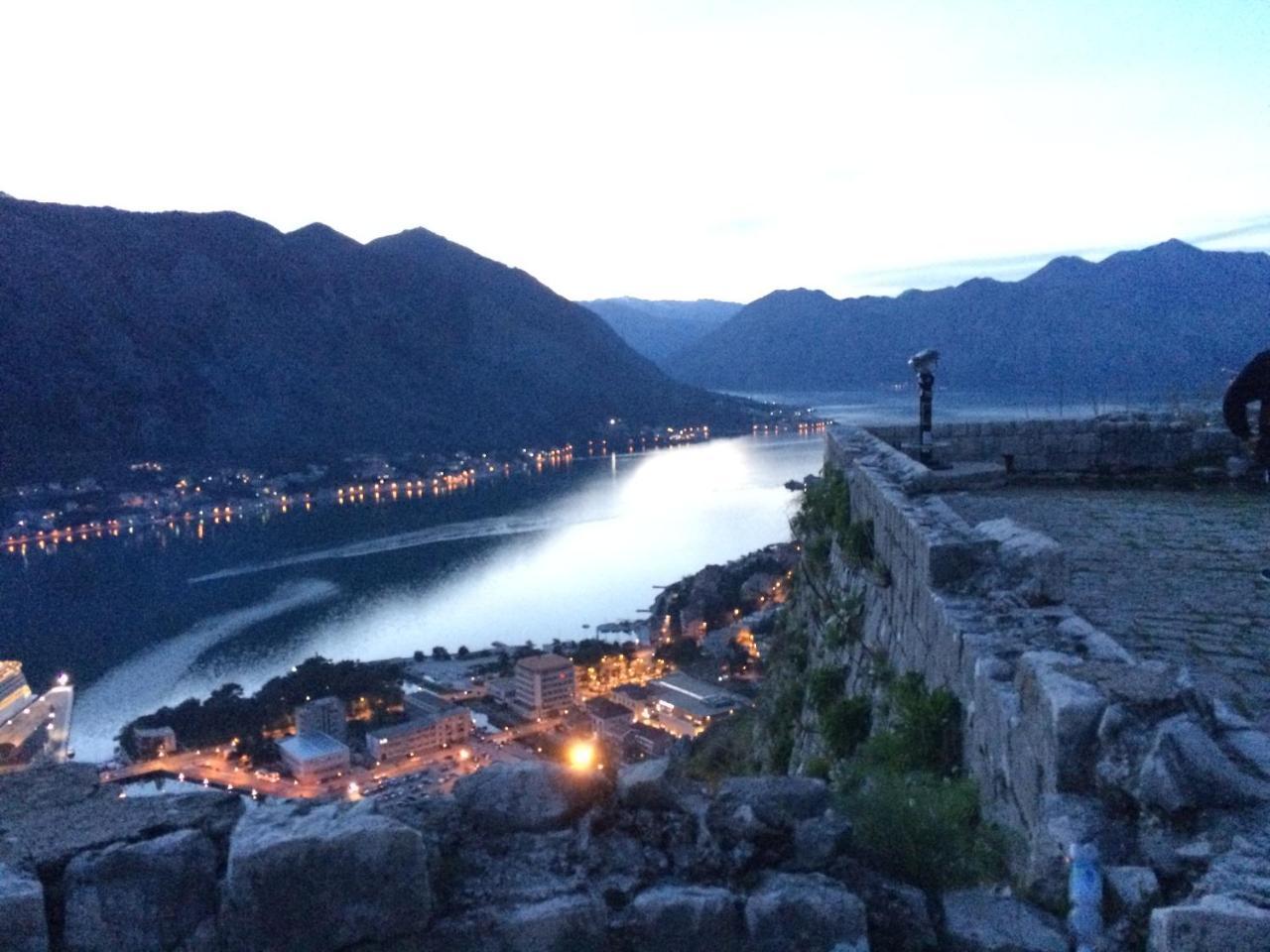 شقة Chic & Stylish With Seaview-Terrace - Kotor Indah المظهر الخارجي الصورة