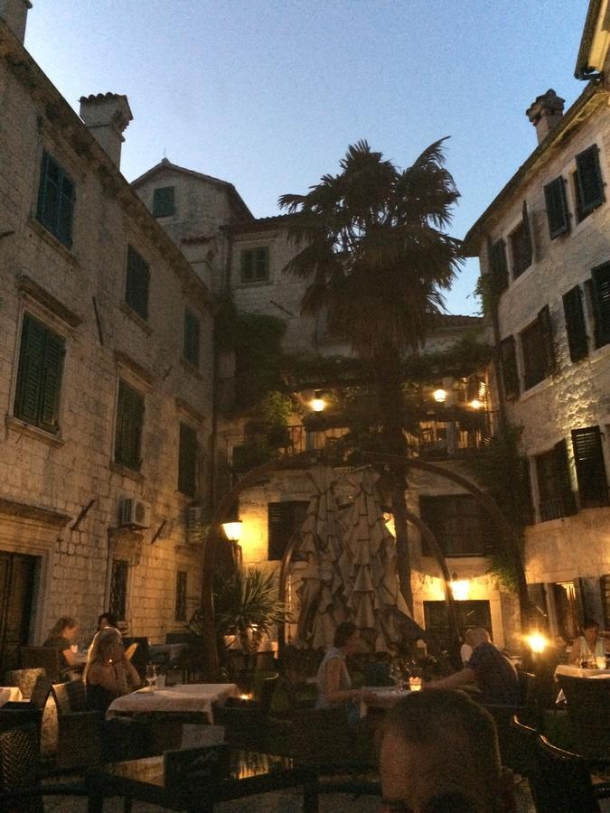 شقة Chic & Stylish With Seaview-Terrace - Kotor Indah المظهر الخارجي الصورة